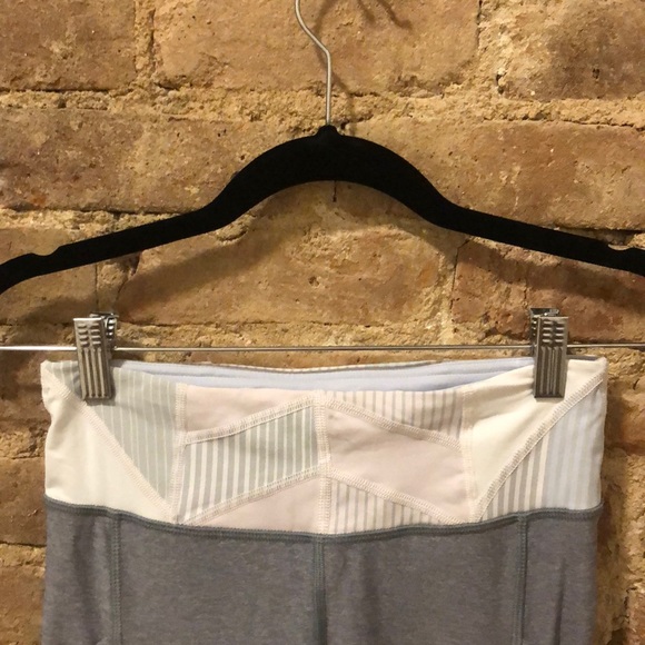 Lululemon Limited Edition Gray Design Leggings - Picture 4 of 4